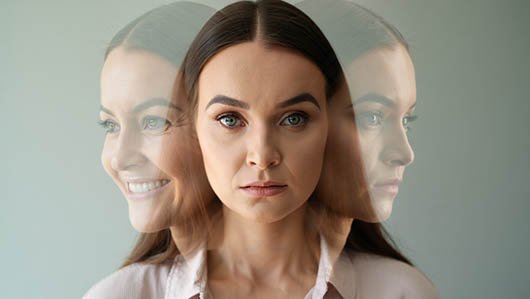 Тройная экспозиция фотографии девушки